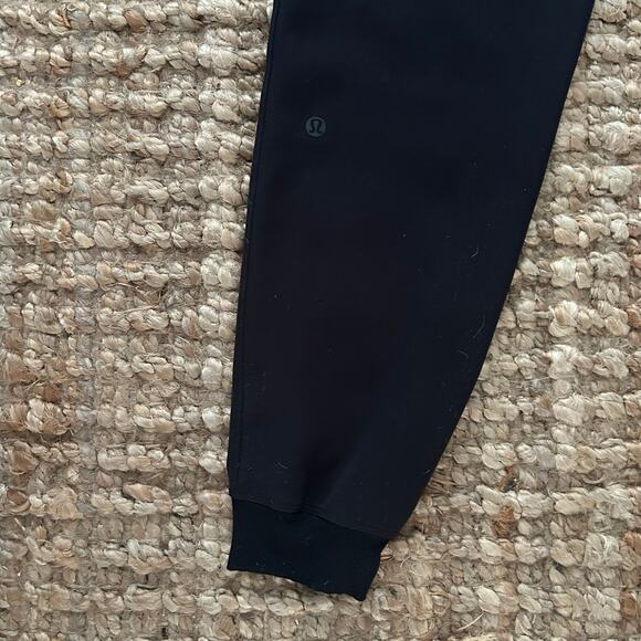 Lululemon On The Fly Jogger – Black – Size 4 – Excellent Condition - Picture 10 of 11
